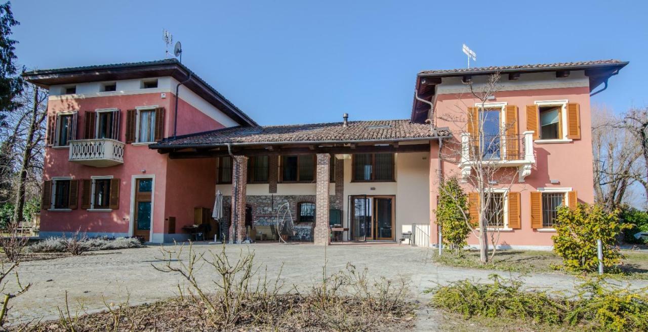 In Viridi Bed & Breakfast Cuneo Bagian luar foto